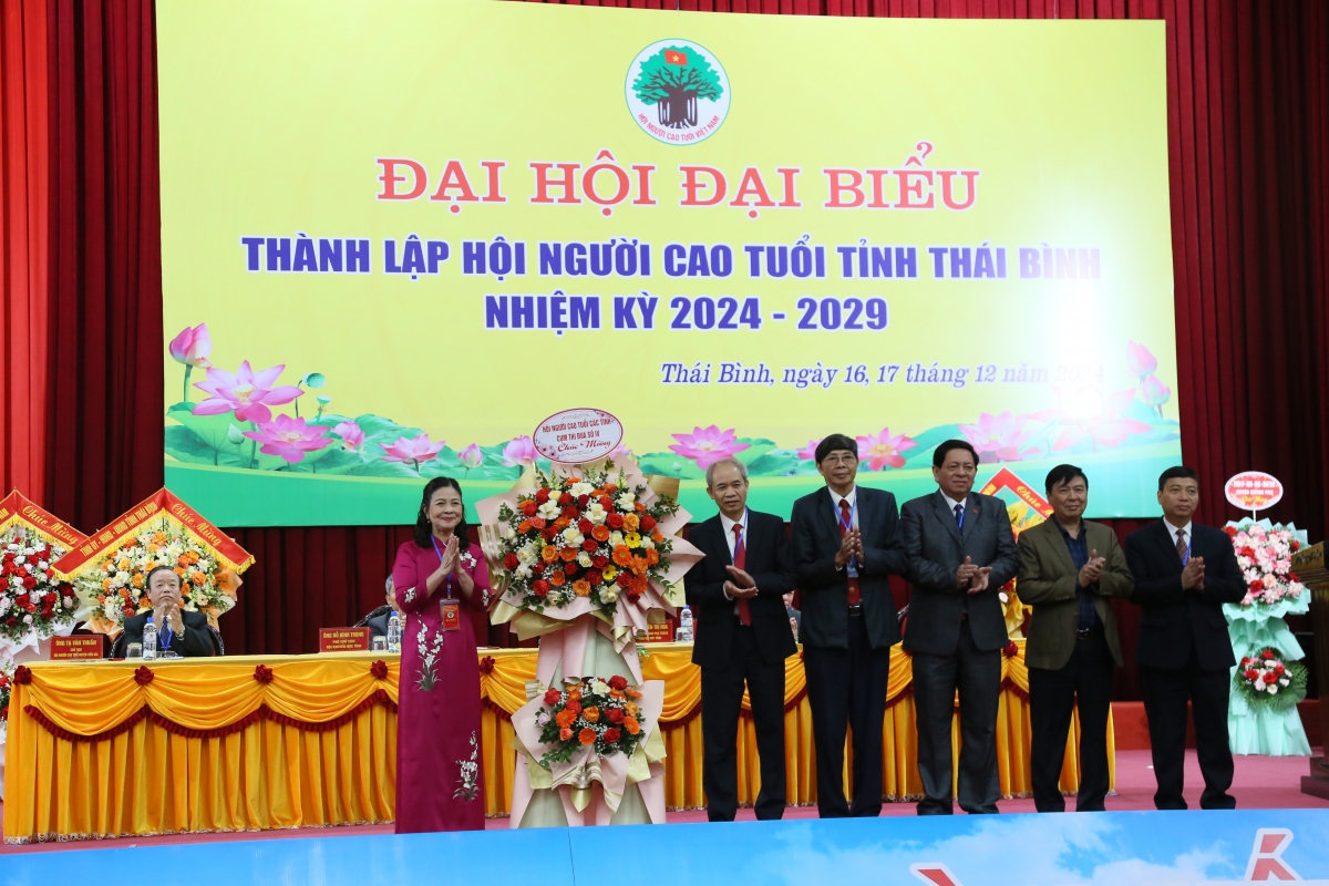 Chung sức xây dựng quê hương Thái Bình giàu đẹp văn minh