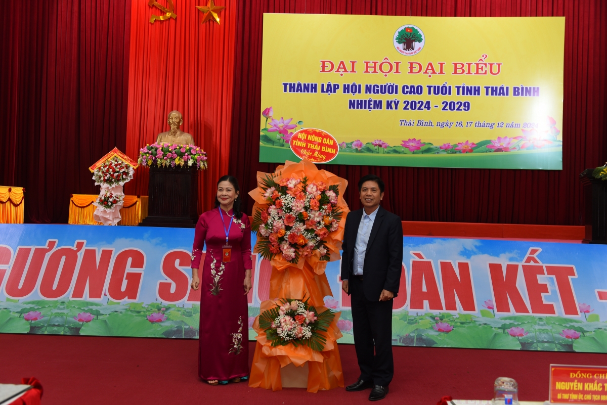 Chung sức xây dựng quê hương Thái Bình giàu đẹp văn minh