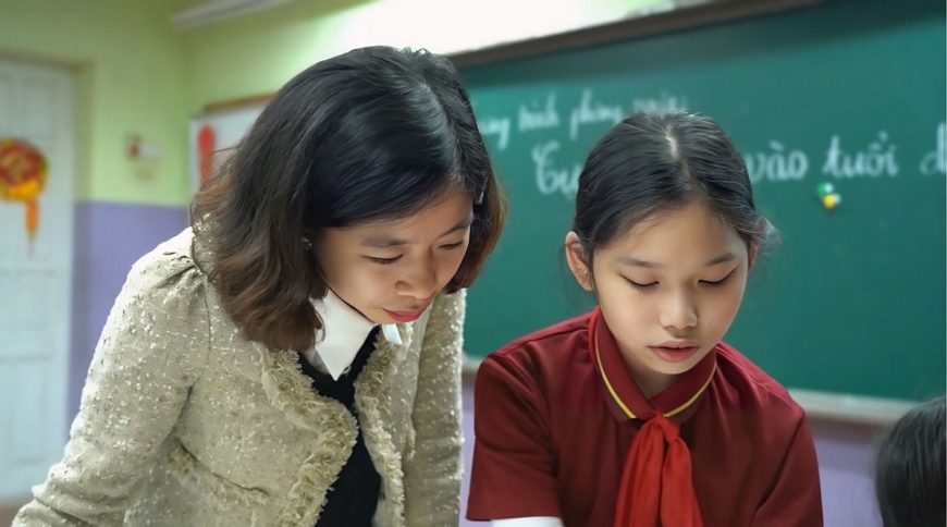 Cô Nga cùng học sinh. (Ảnh; Nhân vật cung cấp)