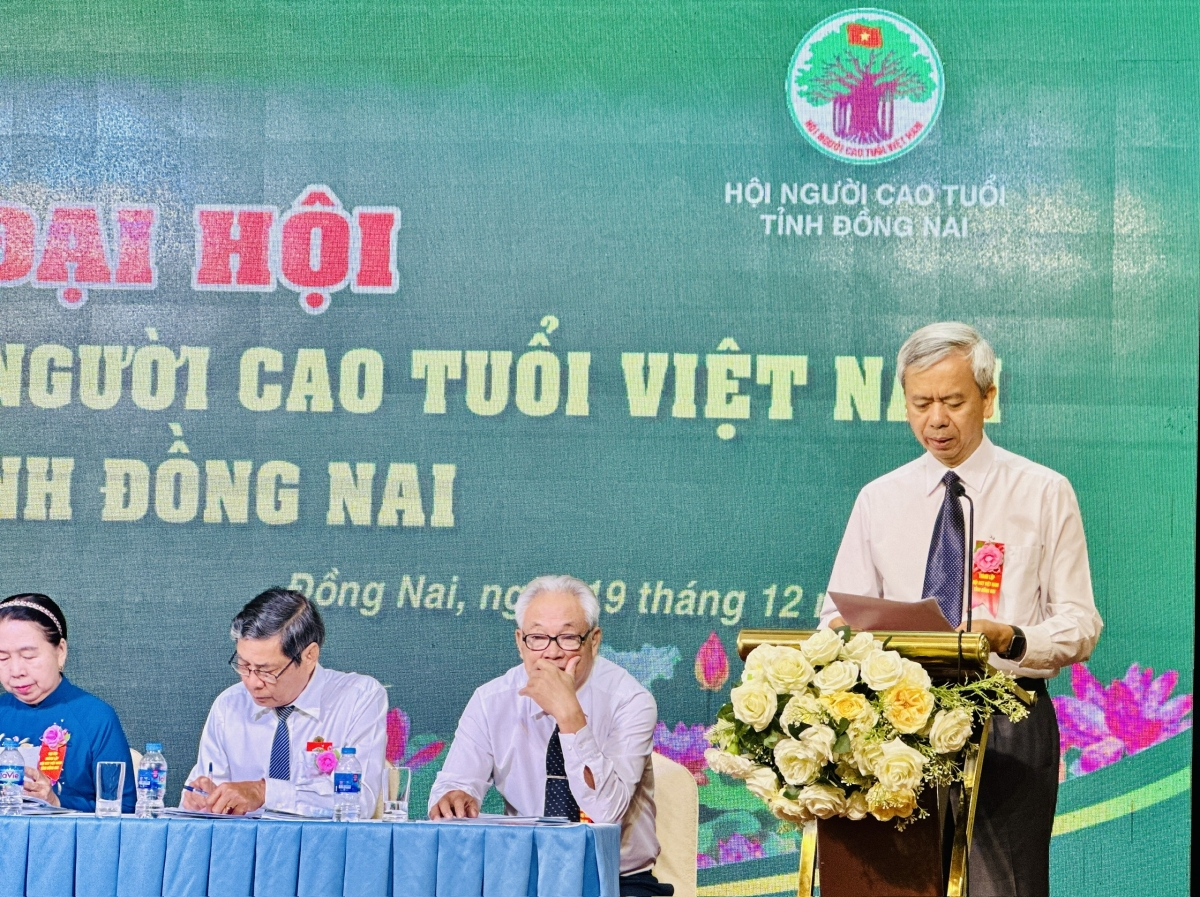 Phó Chủ tịch Trung ương Hội NCT Việt Nam phát biểu tại Đại hội.