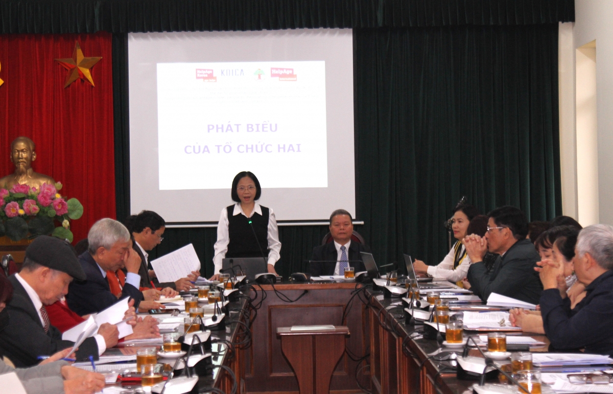 Bà Trần Bích Thủy phát biểu