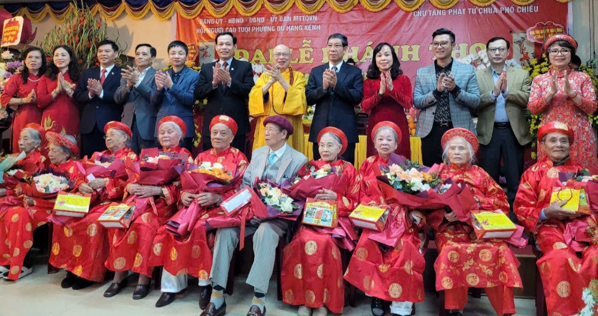 Người cao tuổi là tấm gương mẫu mực để con cháu học tập