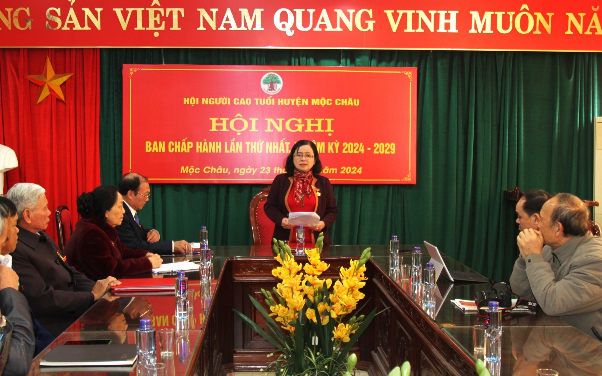 Phiên họp thứ nhất Ban Chấp hành Hội NCT huyện Mộc Châu