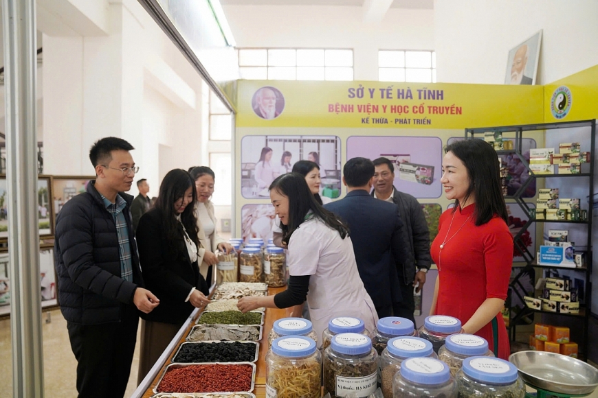 Triển lãm “Di sản của Hải Thượng Lãn Ông Lê Hữu Trác”