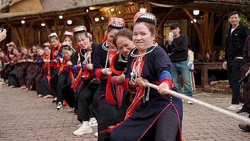       Kéo co, một trong nhiều hoạt động tại Hội Xuân Yên Tử.