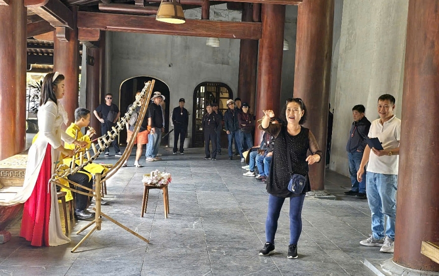  Đoàn du khách Hàn Quốc đến tham quan Danh lam thắng cảnh Yên Tử đầu tháng 12/2024.