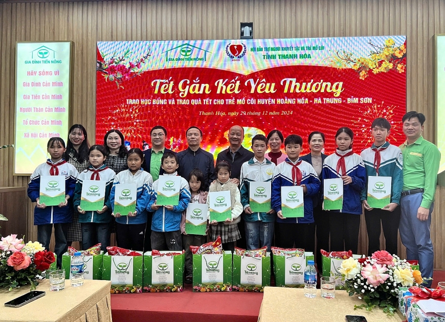 Thêm 25 trẻ mồ côi được Công ty CP Công-Nông nghiệp Tiến Nông nhận đỡ đầu