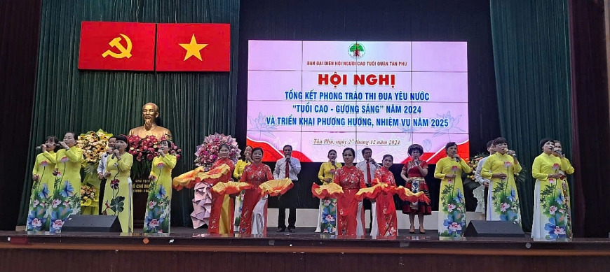 Văn nghệ chào mừng Đại hội