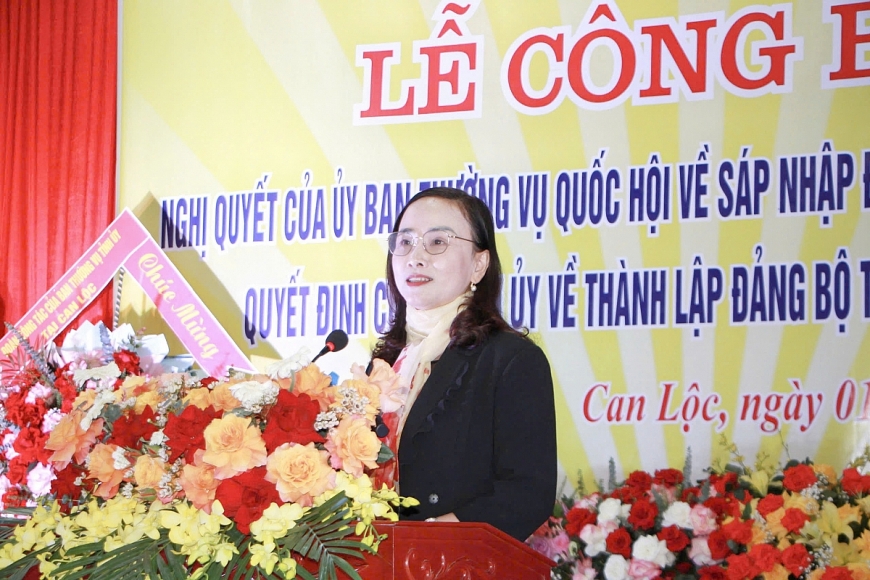 Công bố Nghị quyết về sáp nhập xã Trung Lộc vào thị trấn Đồng Lộc