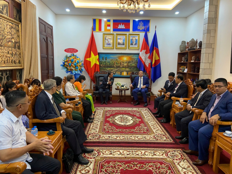 Ký kết tài trợ sinh hoạt phí cho sinh viên campuchia