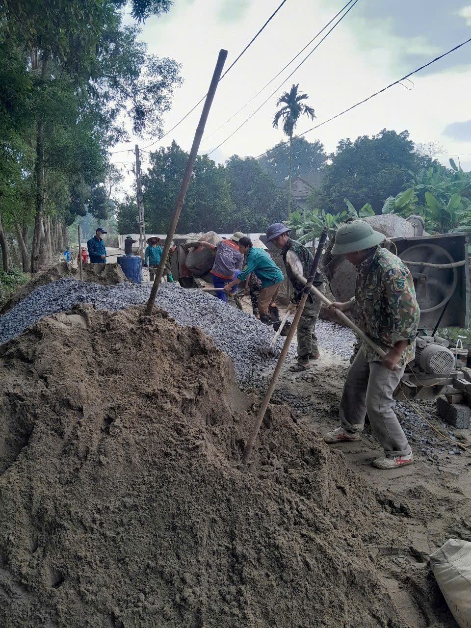 Khơi dậy sức dân trong xây dựng Nông thôn mới nâng cao