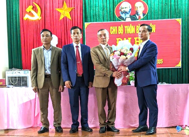 Ông Nguyễn Trọng Mùi tiếp tục được bầu làm Bí thư Chi bộ nhiệm kì 2025-2027