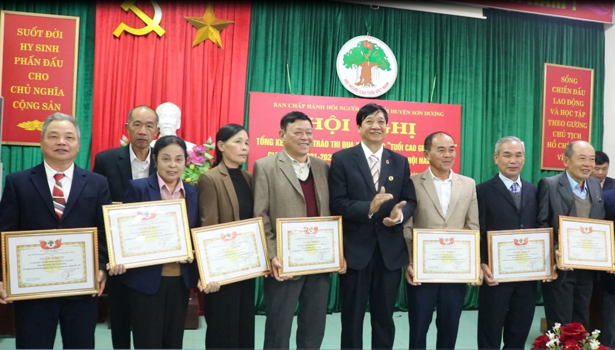 Sớm tổng kết phong trào thi đua “Tuổi cao - Gương sáng” giai đoạn 2021-2025