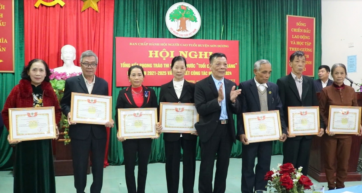 Sớm tổng kết phong trào thi đua “Tuổi cao - Gương sáng” giai đoạn 2021-2025