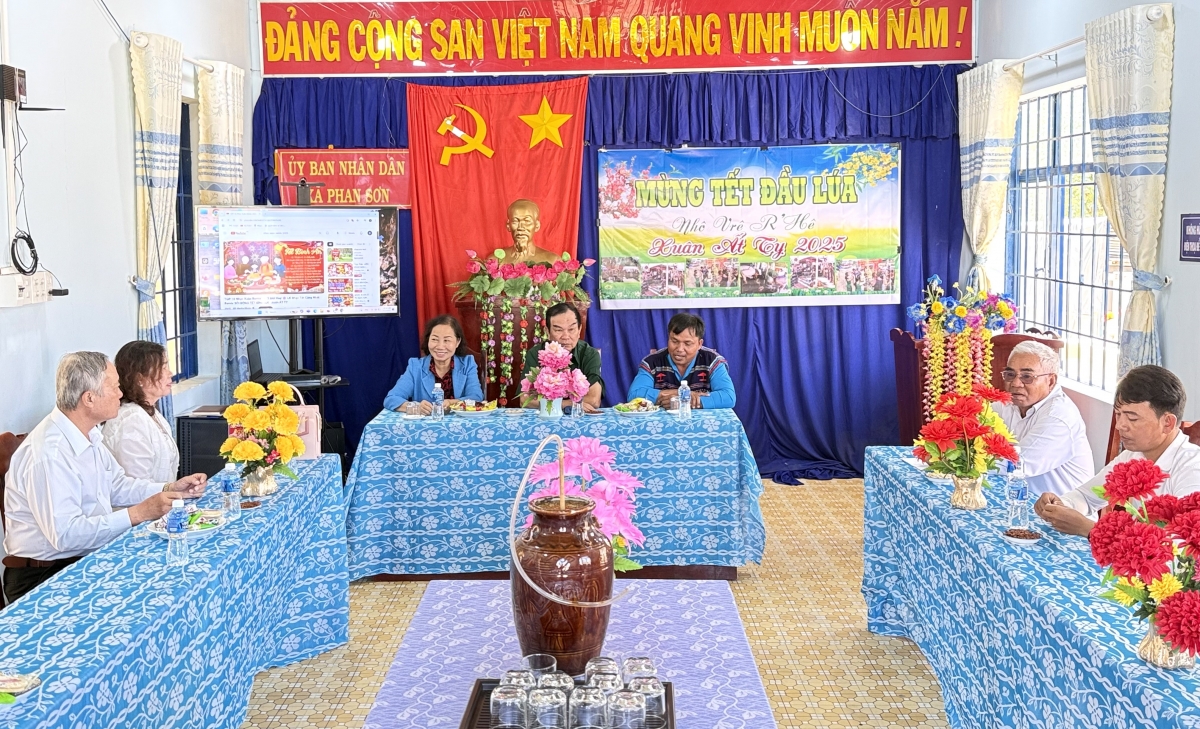 Mang Xuân đến với người cao tuổi có hoàn cảnh khó khăn