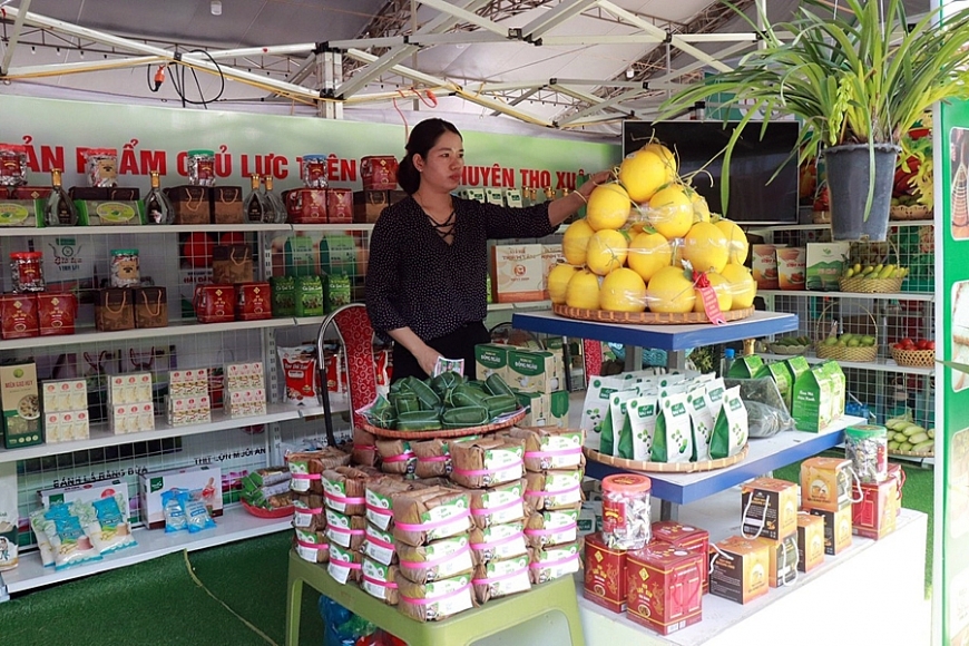 Diện mạo huyện nông thôn mới nâng cao đầu tiên ở Thanh Hóa