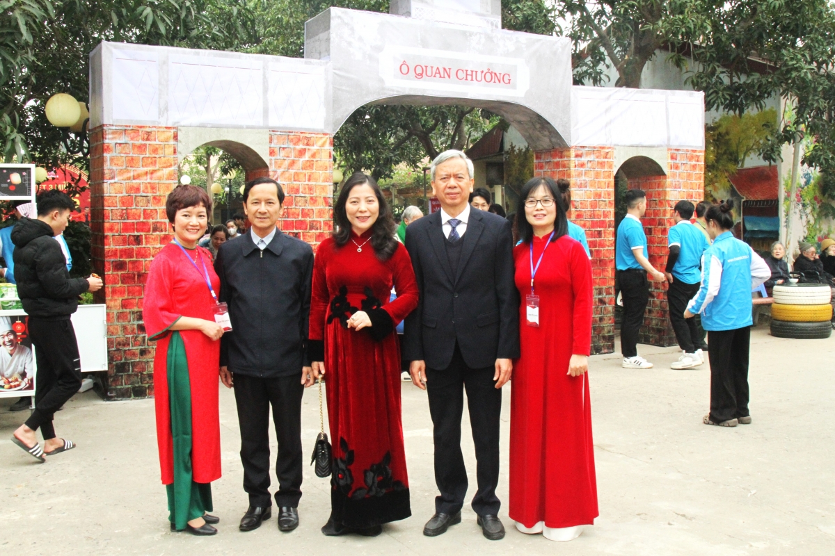 “Đậm tình nguồn cội - trọn nghĩa yêu thương”