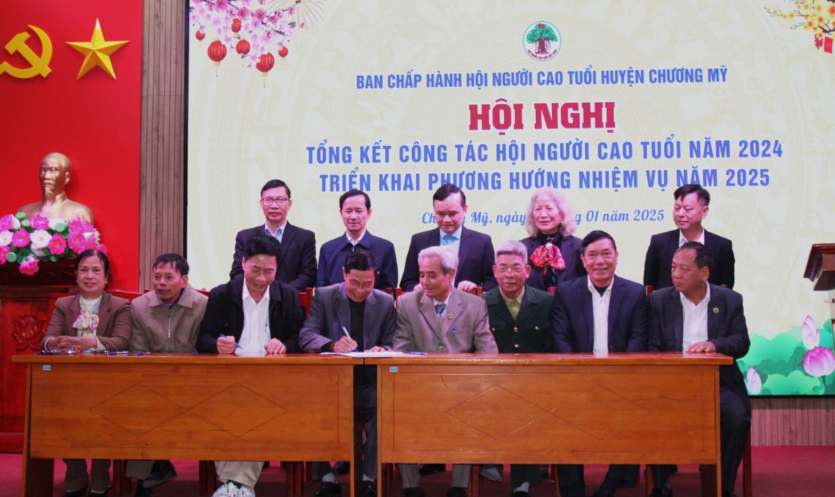 Hội NCT các xã, thị trấn kí kết giao ước thi đua năm 2025