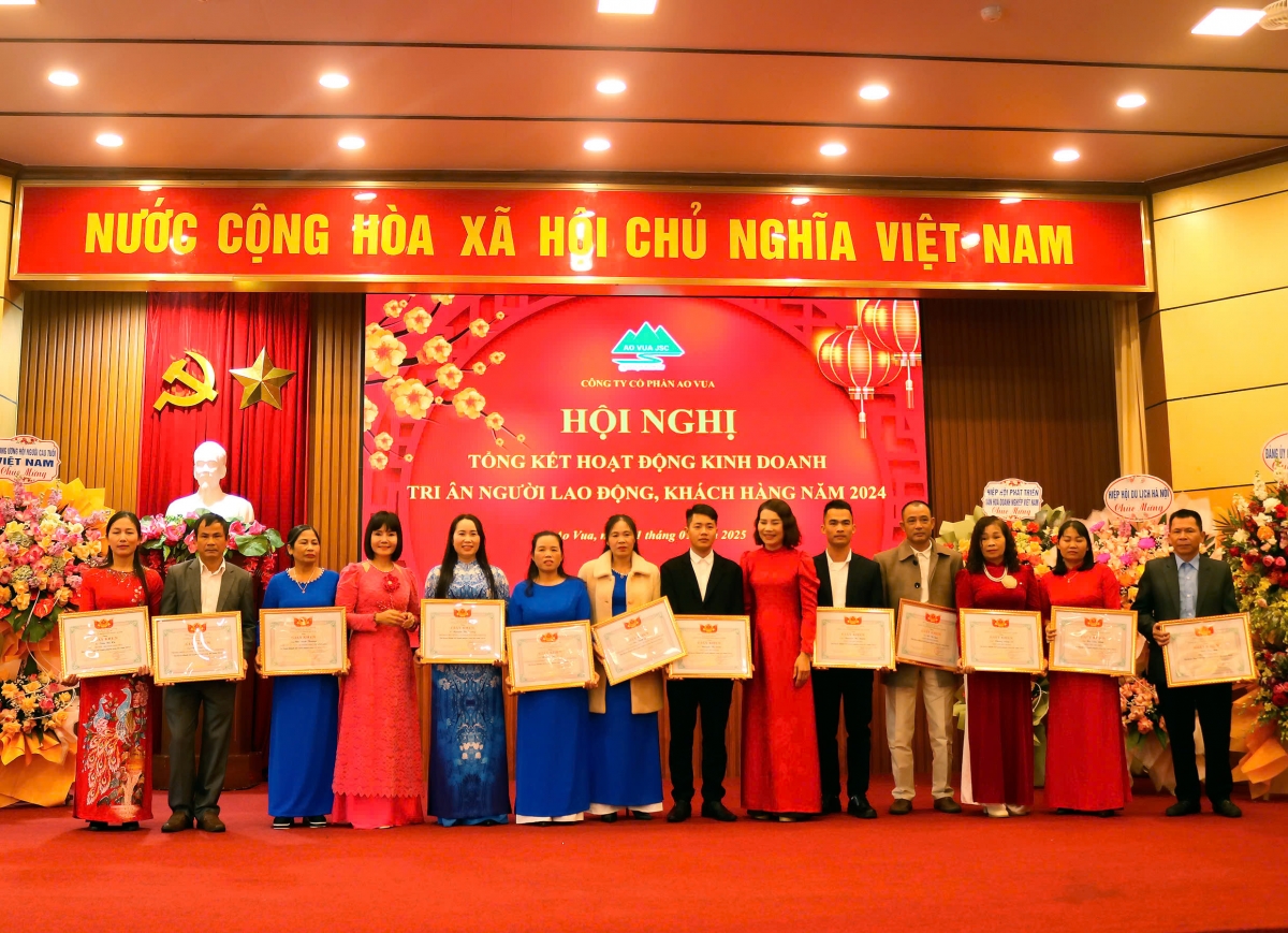 Chủ tịch HĐQT, Tổng Giám đốc Nguyễn Mạnh Thản được Trung ương Hội NCT Việt Nam tặng Bằng khen