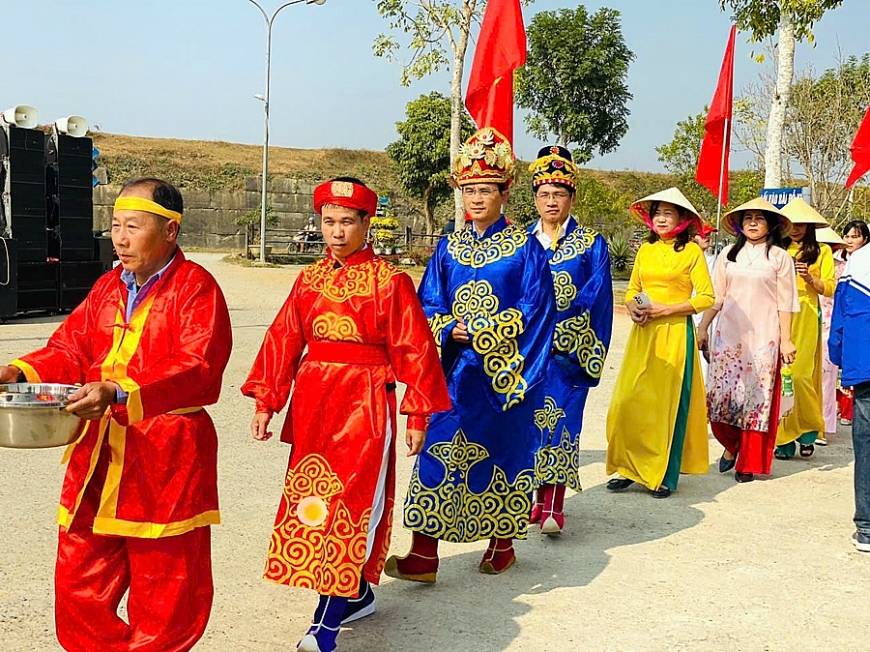 Tái hiện lễ thượng nêu ngày Tết ở Di sản Thành nhà Hồ