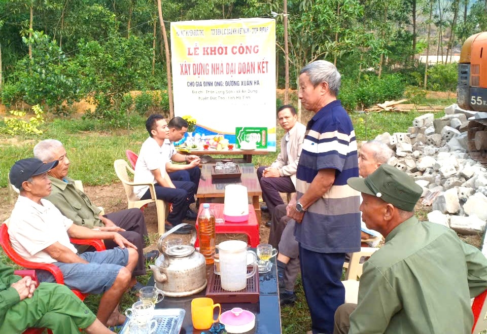 Lễ khởi công xây nhà Đại đoàn kết tặng ông Đường Xuân Hà
