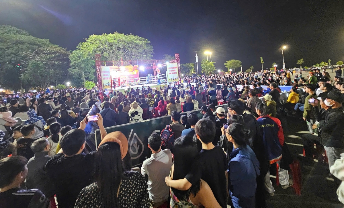 Hàng ngàn người tham gia 