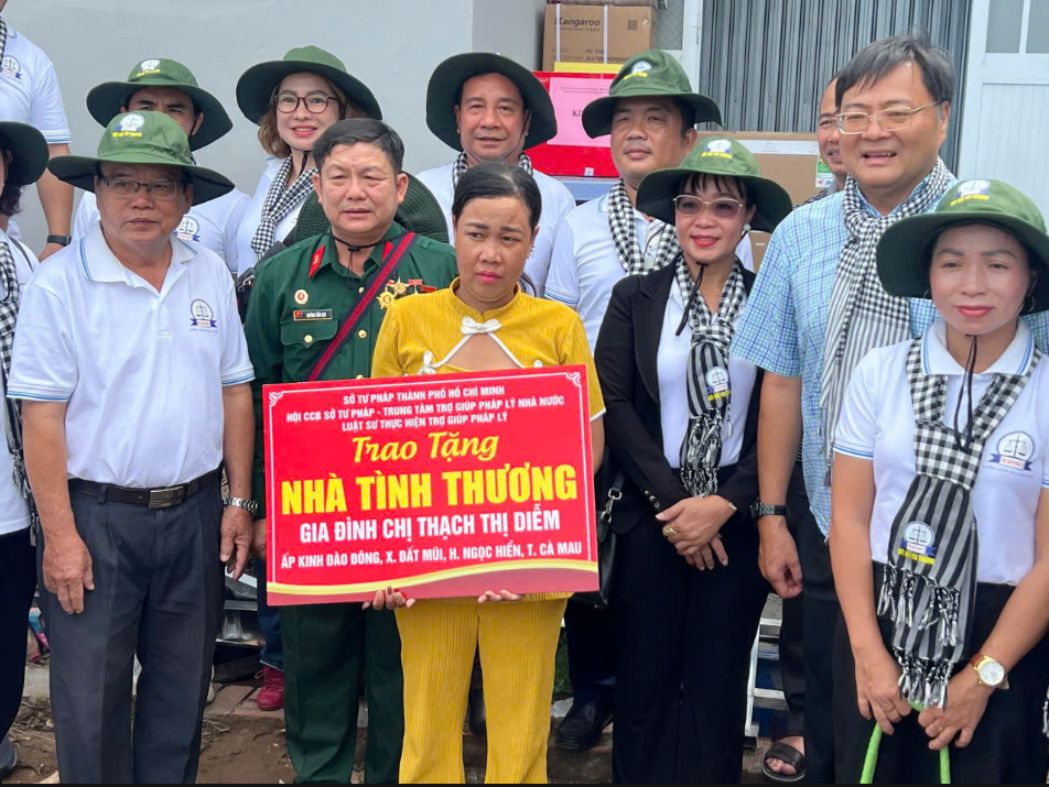 Đạt thành tích xuất sắc về trợ giúp pháp lý và từ thiện xã hội