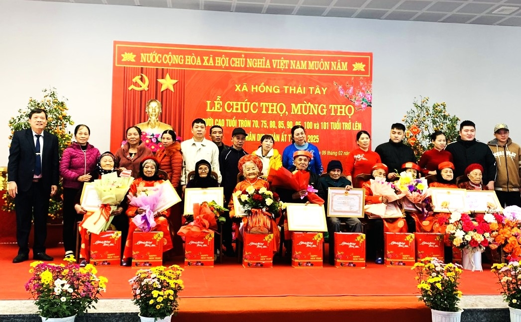 Mừng thọ NCT xã Hồng Thái Tây, TP Đông Triều