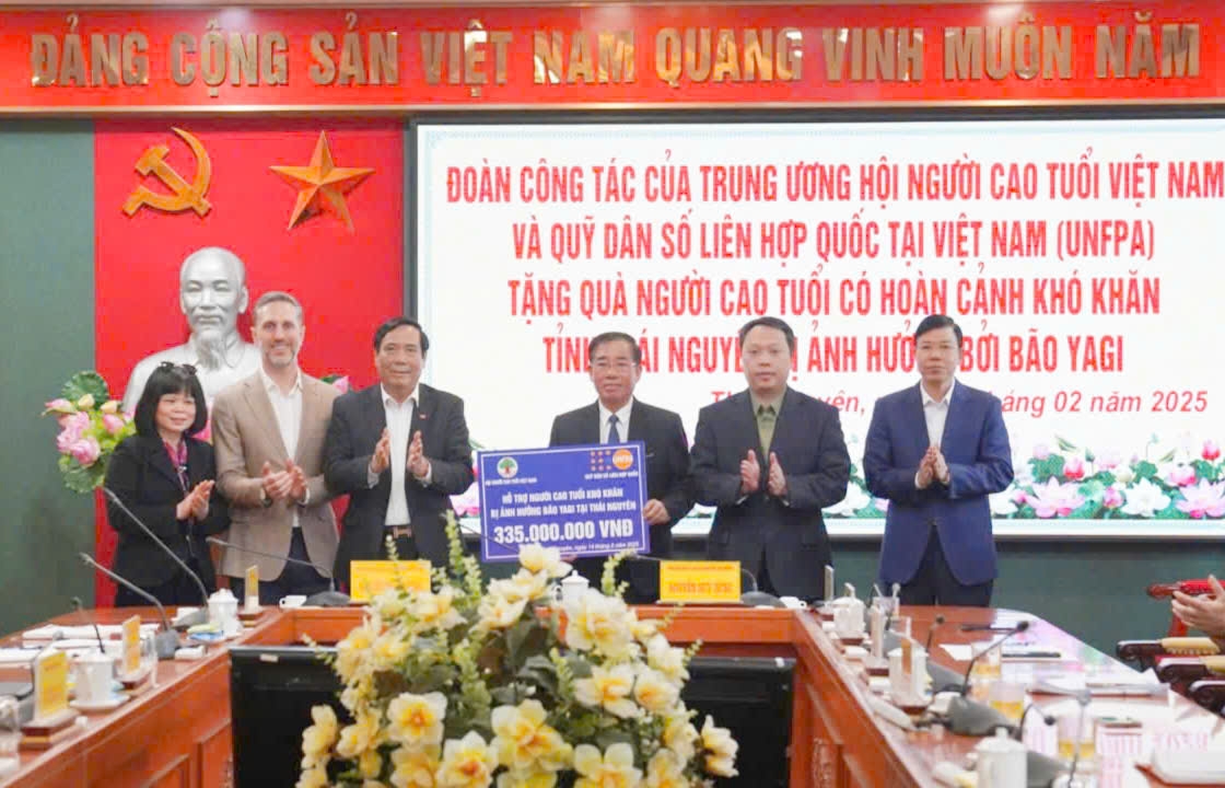 Giúp người cao tuổi sớm vượt qua khó khăn, khắc phục hậu quả thiên tai