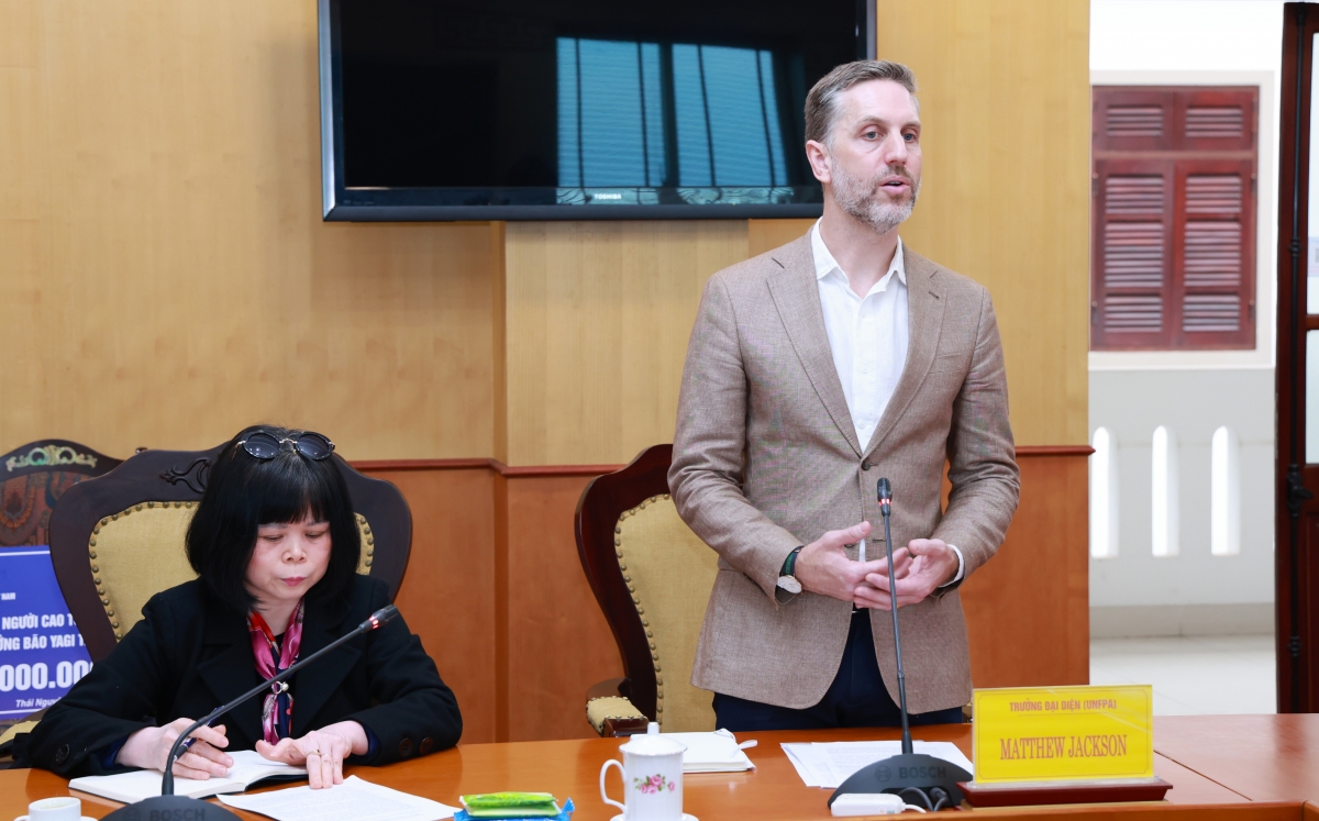 Giúp người cao tuổi sớm vượt qua khó khăn, khắc phục hậu quả thiên tai