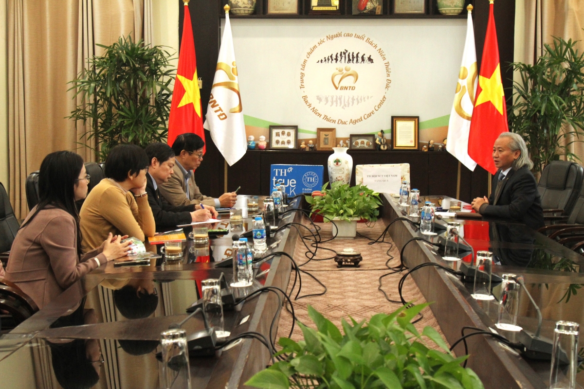 Gia đình thứ hai của người cao tuổi