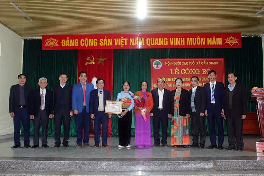Chi hội NCT thôn Giang Hồng 1 đạt chuẩn Chi hội NCT hạnh phúc