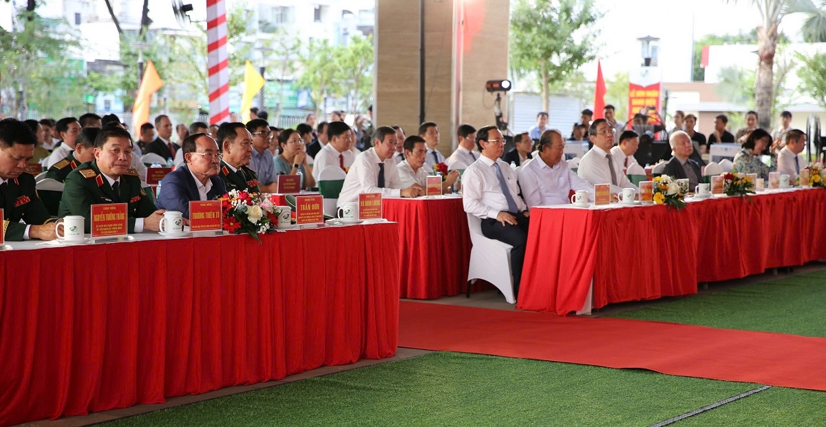 Khoa Hồi sức tích cực đón nhận danh hiệu Anh hùng Lực lượng vũ trang Nhân dân lần 2