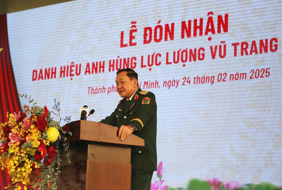 Khoa Hồi sức tích cực đón nhận danh hiệu Anh hùng Lực lượng vũ trang Nhân dân lần 2