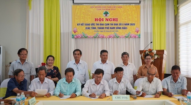 Lãnh đạo trong Cụm thi đua số X, Hội NCT Việt Nam ký kết giao ước thi đua năm 2025