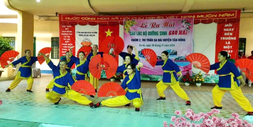 Tiết mục văn nghệ của NCT tỉnh Đồng Tháp