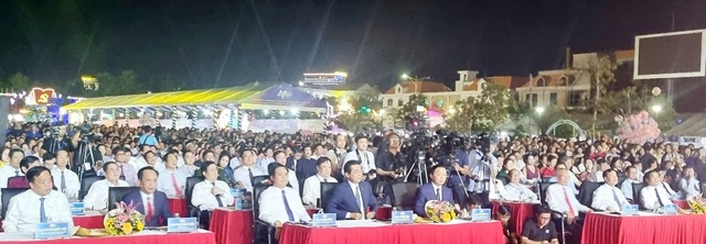 Các đại biểu tham dự lễ khai mạc Festival nghề Muối Việt Nam - Bạc Liêu 2025