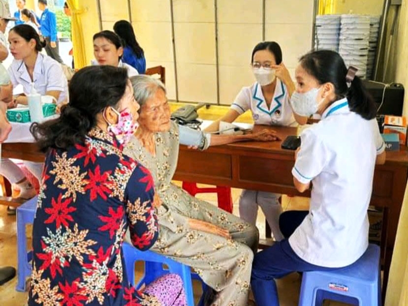 Khám sức khỏe cho NCT tỉnh Đồng Tháp