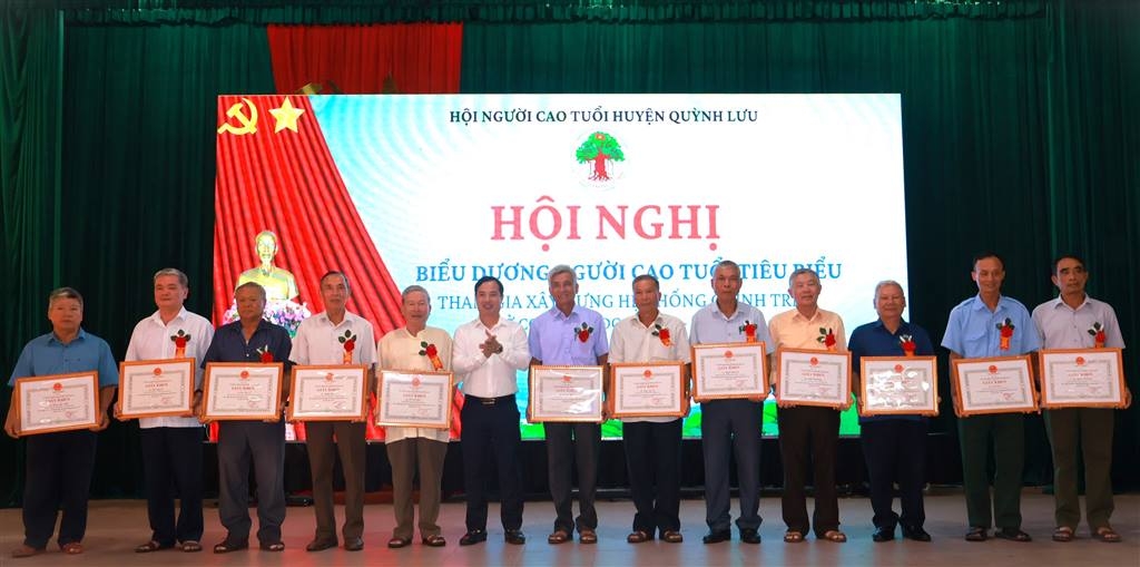 Chung tay xây dựng vùng quê nghèo trở thành nơi đáng sống