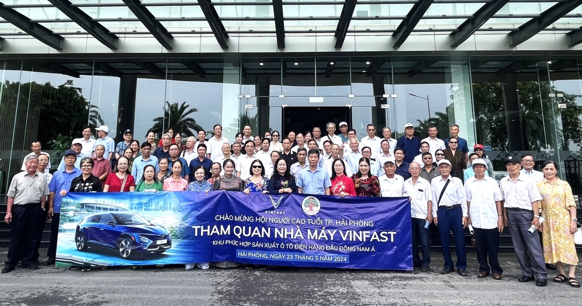 NCT TP Hải Phòng tham dự Hội thảo về chống biến đổi khí hậu, chuyển đổi xanh và tham quan Nhà máy sản xuất của Công ty Vinfast