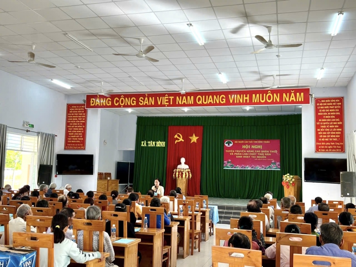 Người cao tuổi phát huy tốt vai trò trong công tác bảo vệ môi trường