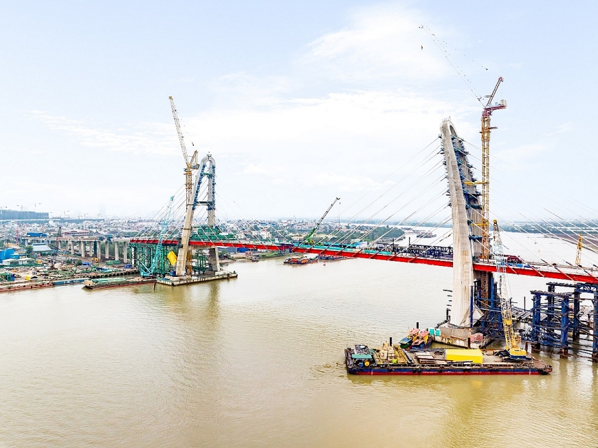 Cầu Hoàng Gia - biểu tượng mới của Hải Phòng vừa chính thức hợp long vào ngày 15/3
