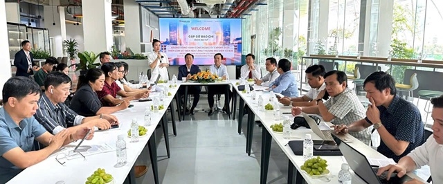 Bà Ngô Diệu Thủy, Tổng Giám đốc Công ty Cổ phần Công nghệ Arobid phát biểu tại buổi ký kết hợp tác tổ chức Triển lãm số.