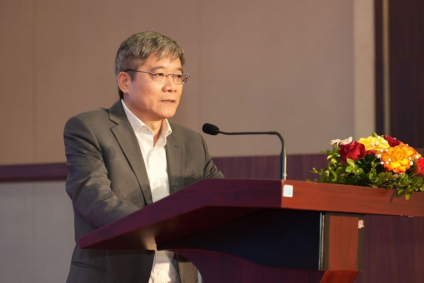 TS. BS Phùng Nam Lâm - Phó Tổng giám đốc Chuyên môn Hệ thống Y tế Vinmec trình bày tham luận về dự án Xây dựng Hệ thống Cấp cứu trước viện