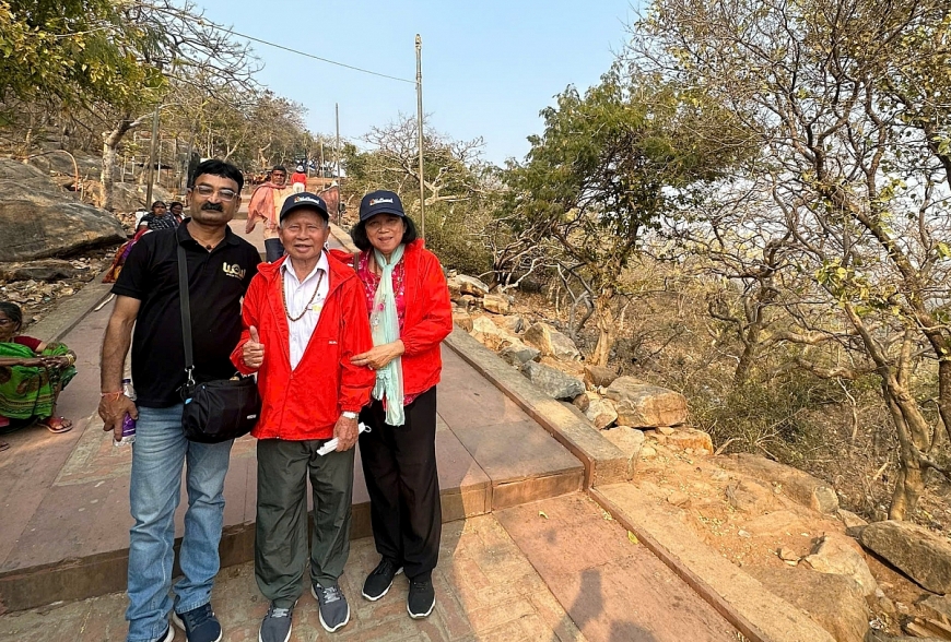 Hành hương về đất Phật