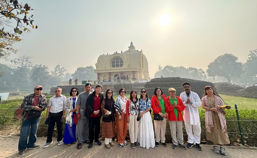 Hành hương về đất Phật