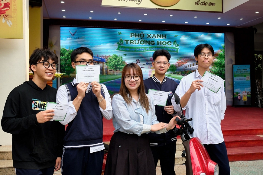 Cô Phạm Vũ Hà My (THPT Trần Nhân Tông, Hà Nội) nhận định “Phủ Xanh Trường Học” góp phần thúc đẩy lối sống xanh