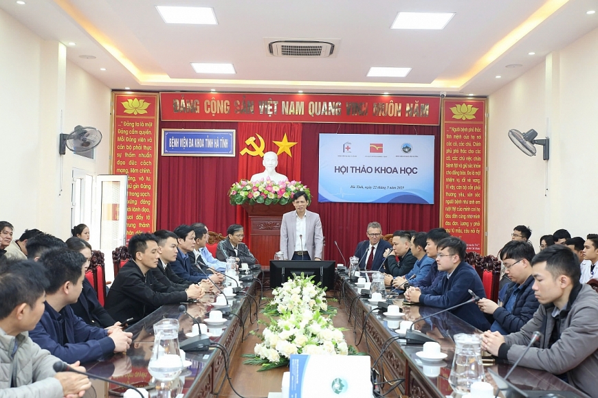 Chuyên gia y tế Pháp thăm khám, chữa trị tại Bệnh viện Đa khoa tỉnh Hà Tĩnh