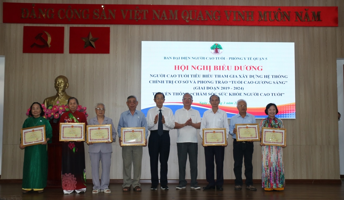 Vinh danh 20 NCT tiêu biểu tham gia xây dựng hệ thống chính trị cơ sở giai đoạn 2019 – 2024