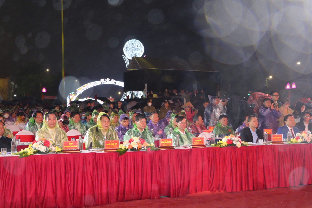 Khai mạc Lễ hội Đền Hùng và Tuần Văn hóa - Du lịch Đất Tổ năm Ất Tỵ 2025 .